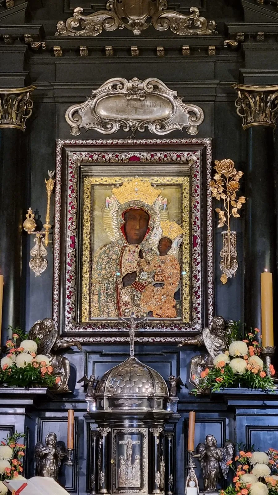 The chapel of the Black Madonna at Jasna Góra. From Stephen Layton's project Paweł Łukaszewski
